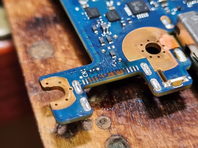 Ремонт на телефони и компютри в София — снимка от работата на Enter computers